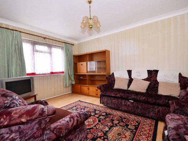 Apartment for rent in Mill Meads, Greater London
