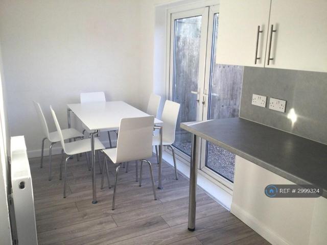 House for rent in Lee Chapel, Essex
