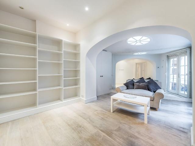 Apartment for rent in Brompton, Greater London