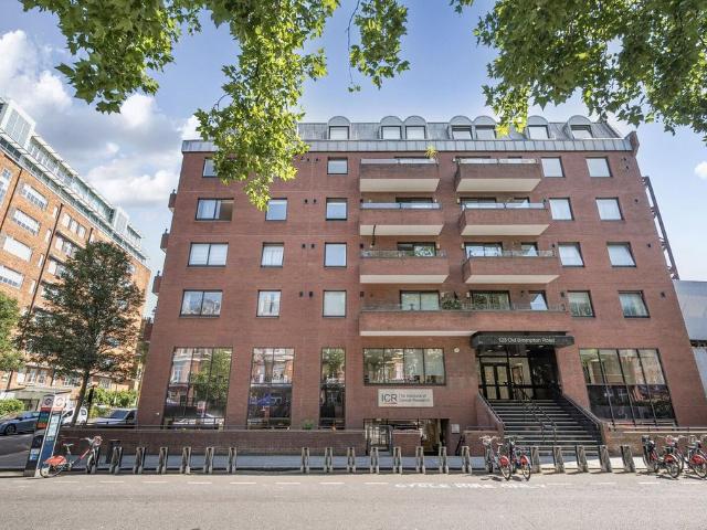 House for rent in Brompton, Greater London