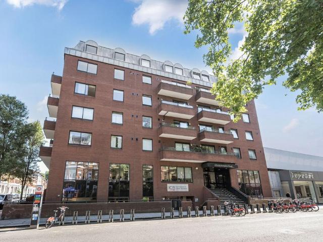 Apartment for rent in Brompton, Greater London