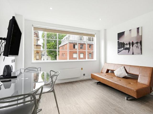 House for rent in Brompton, Greater London