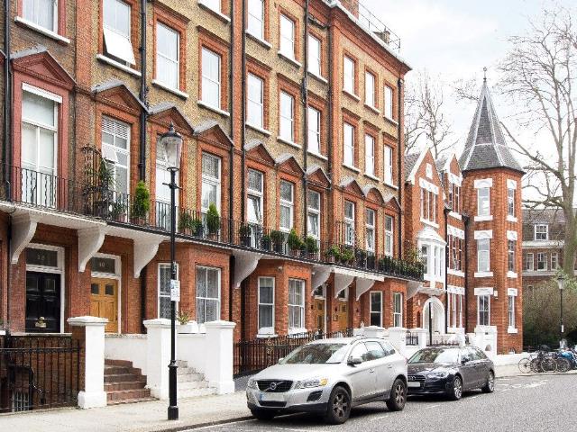 Apartment for rent in Brompton, Greater London