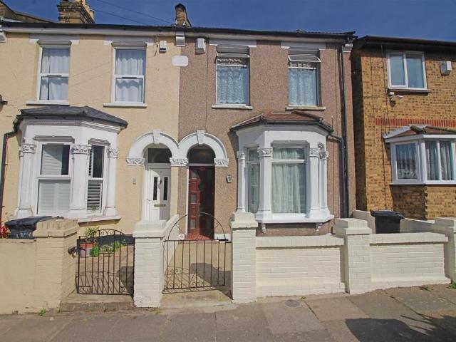 House for rent in Upper Walthamstow, Greater London