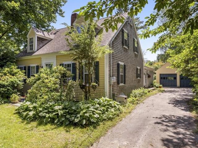 House for sale in Byfield, Massachusetts