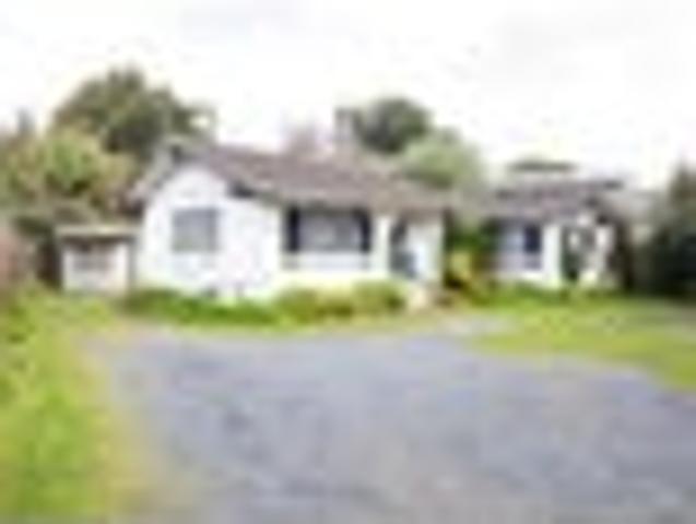 House for sale in Hamilton Lake