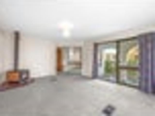 House for sale in Chaslands, Canterbury