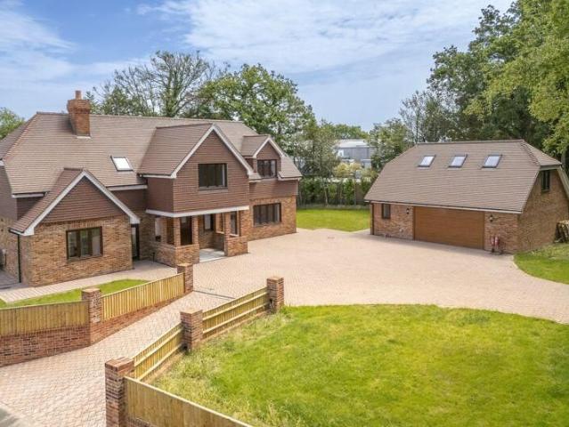 Apartment for rent in Cross In Hand, East Sussex