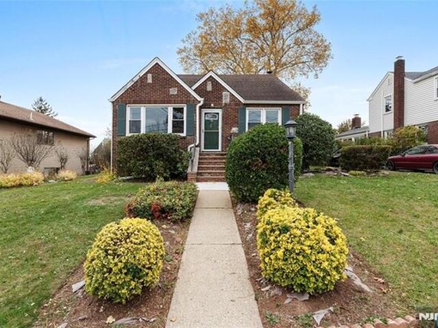 House for sale in Clifton, New Jersey