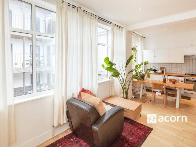 Apartment for rent in London Borough of Lewisham, Cat Hill