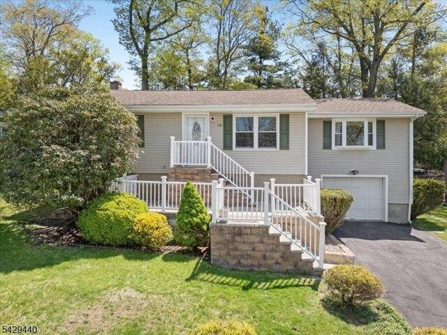House for sale in Sperry Springs, Hopatcong