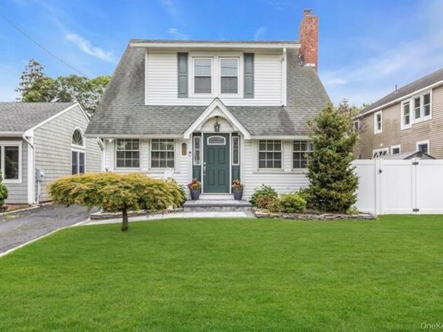 House for sale in Bohemia, New York