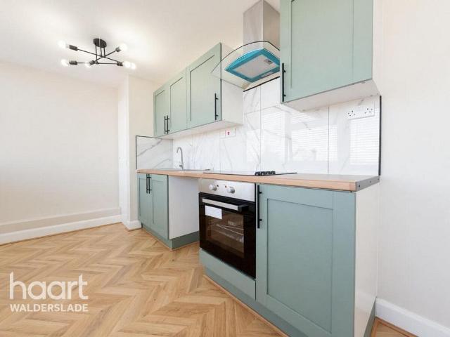Apartment for rent in Regent Quay, Oad Street