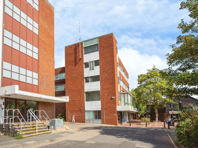 Apartment for rent in Regent Quay, Oad Street