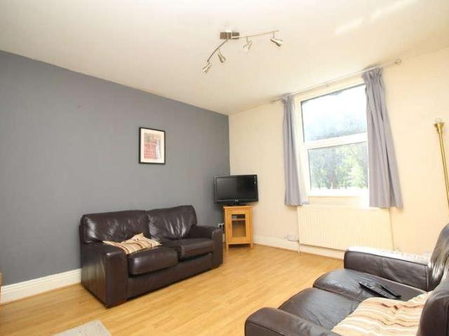 Apartment for rent in Far Fold, Leeds