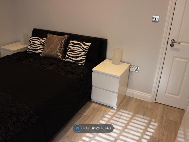 Room for rent in London Borough of Lewisham, Ladywell