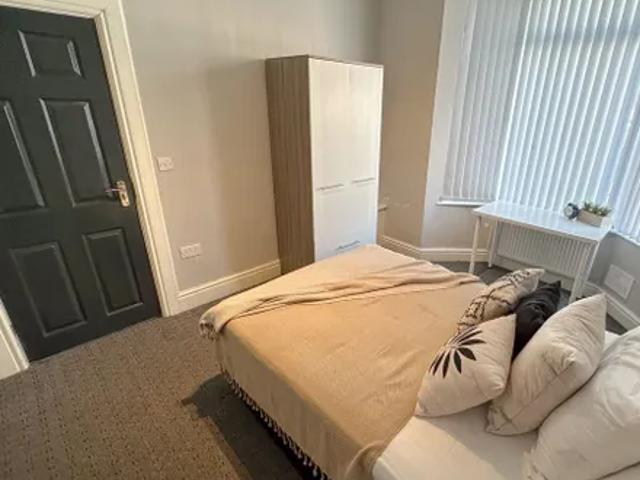 House for rent in Elm Park, Calderstones