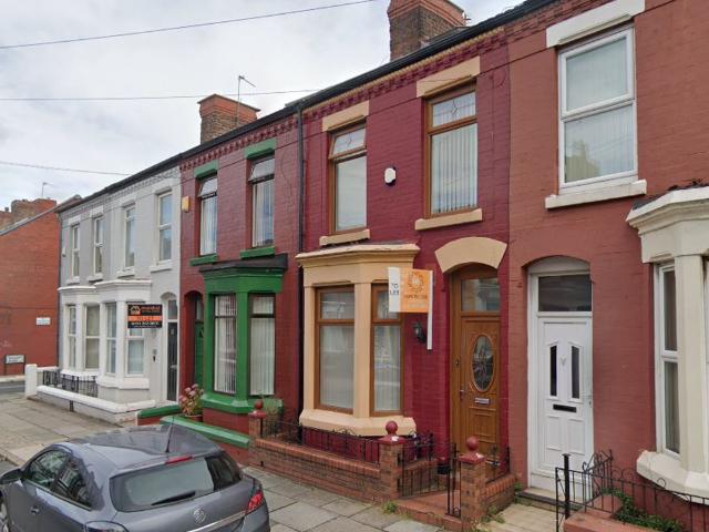 Room for rent in Elm Park, Calderstones