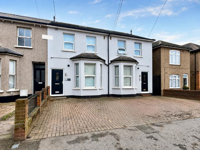 House for rent in Gidea Park, Greater London