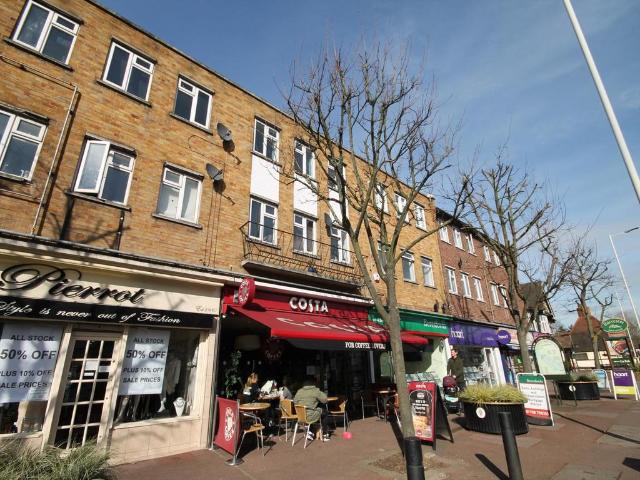 Apartment for rent in Gallows Corner, Greater London