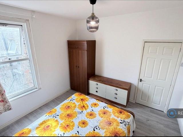 Apartment for rent in London Borough of Newham, Greater London