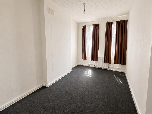 Apartment for rent in Little Ilford, Greater London