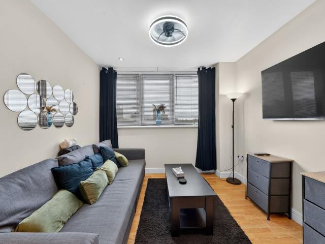 Apartment for rent in Maryland, Greater London