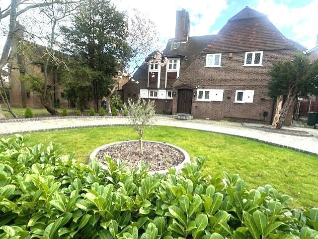 House for rent in Gidea Park, Greater London