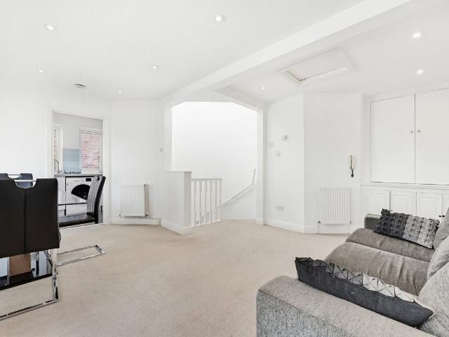 Apartment for rent in Marylebone, Greater London