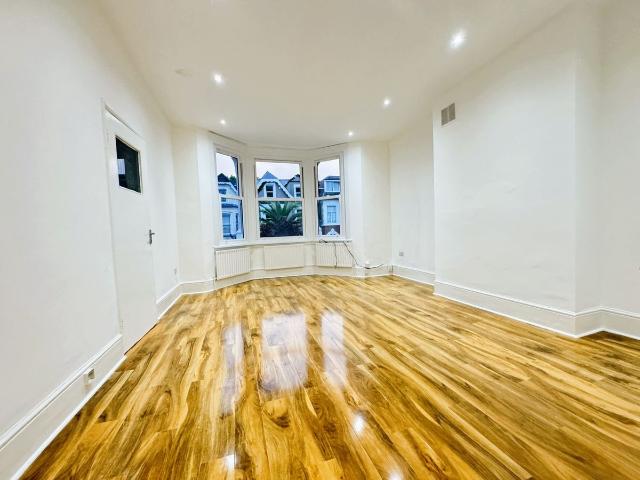 Apartment for rent in Tulse Hill, Greater London