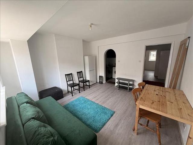 Apartment for rent in Shirley Park, City Of Southampton