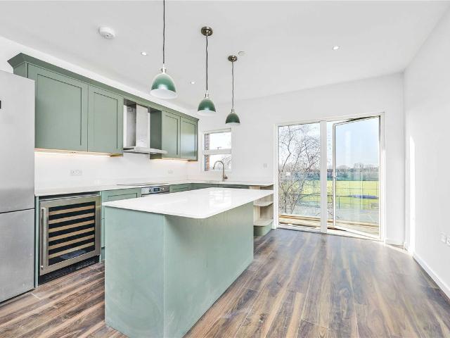House for rent in London Borough of Merton, Merton Park