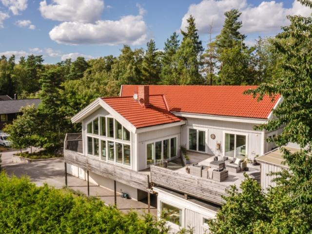 Hus hyra i Rönninge, Stockholms län