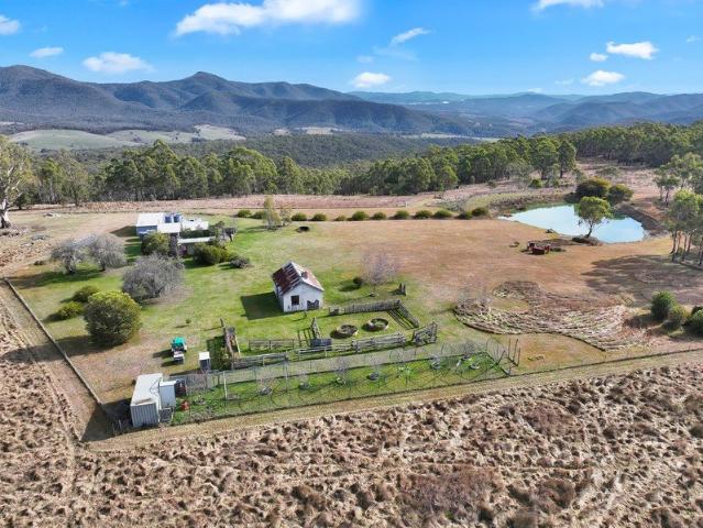Cottage for sale in Bonang, Victoria