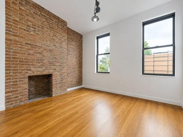 Room for rent in Arverne, New York