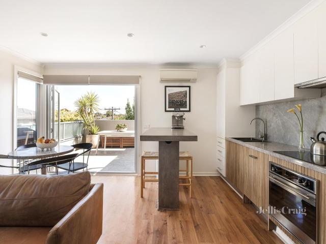 House for sale in Mckinnon
