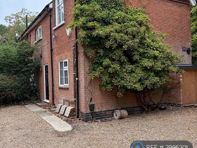 Apartment for rent in Bromley Common, Greater London