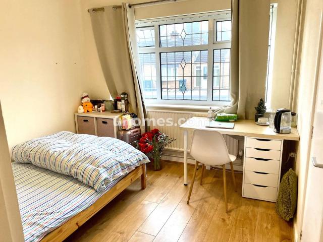 Room for rent in Cannon Park, West Midlands
