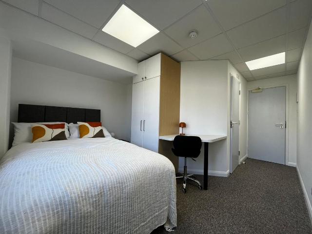 Studio for rent in Brunswick