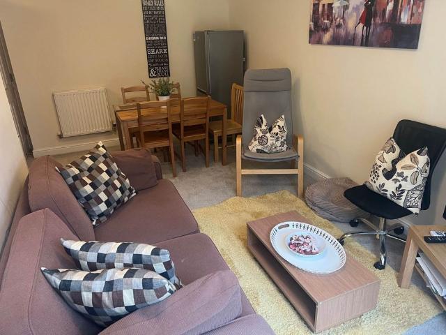 Room for rent in Woodbridge Hill, Westborough