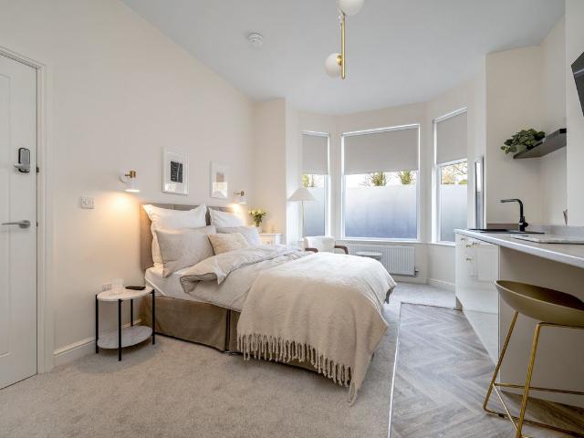 Studio for rent in Caldermill, East Midlands