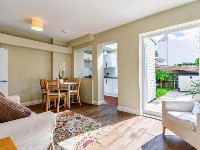 Room for rent in Marle Hill, Cheltenham