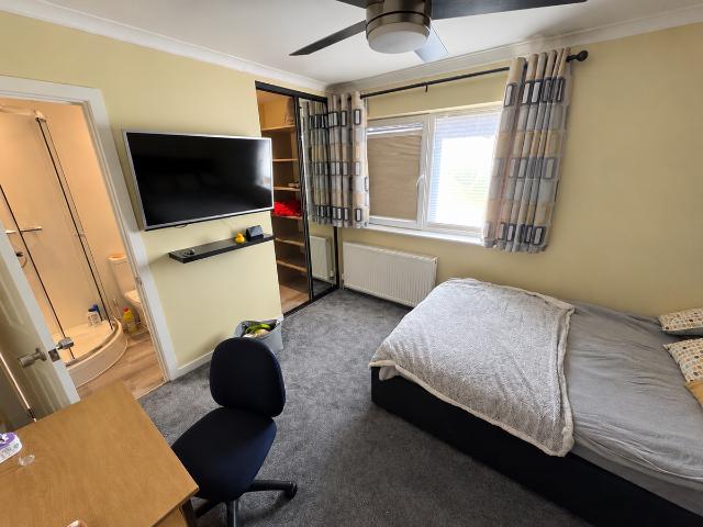 Room for rent in Wansunt, Greater London