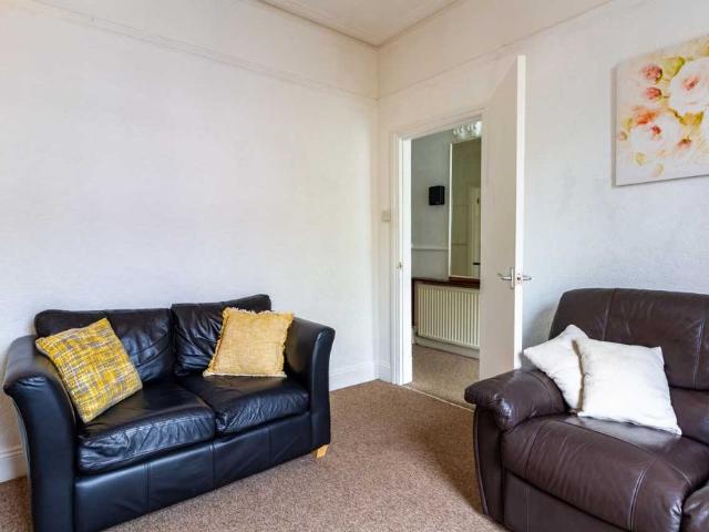Room for rent in Golden Valley, Gloucestershire
