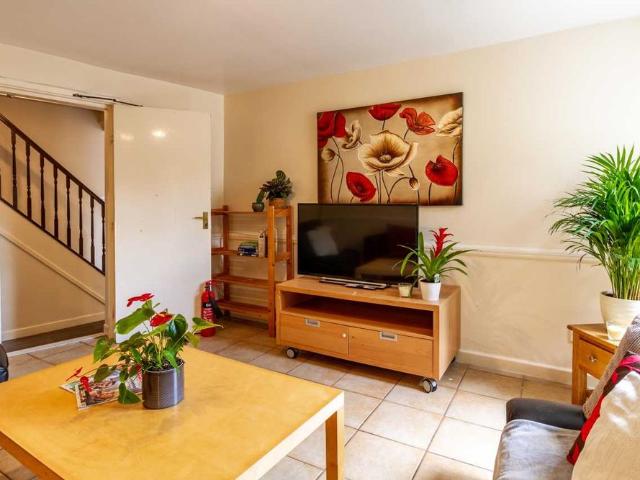 Room for rent in Golden Valley, Gloucestershire