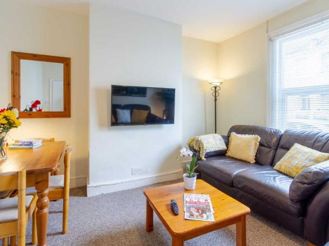 Room for rent in Golden Valley, Gloucestershire