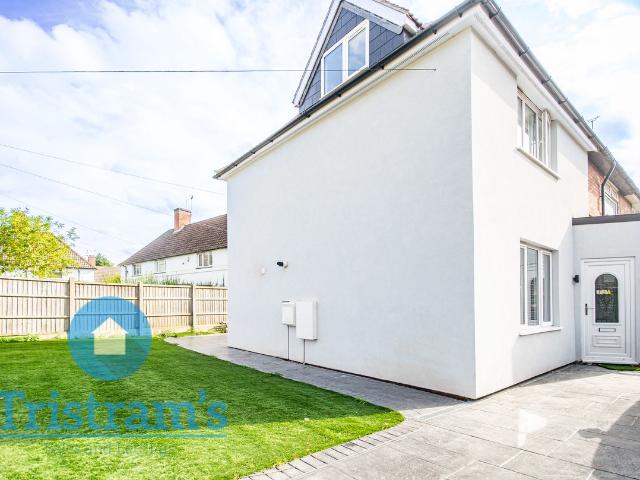 Room for rent in Lenton Abbey, Haddon