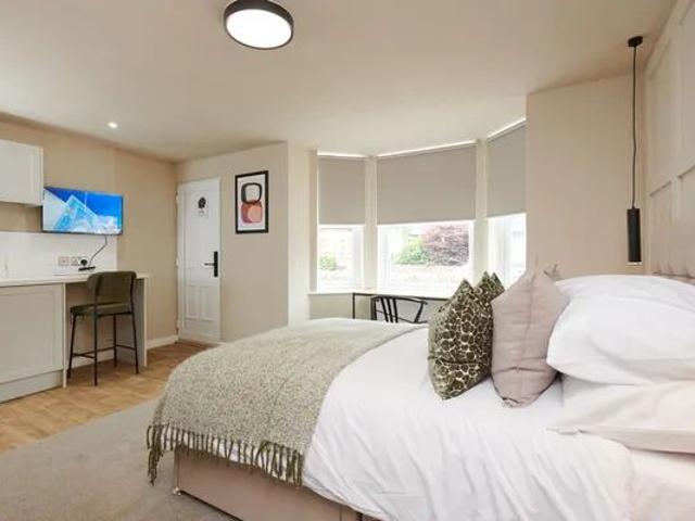 Studio for rent in Gedling