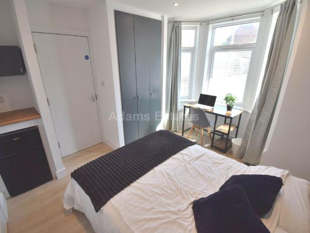 Room for rent in Newtown, Reading
