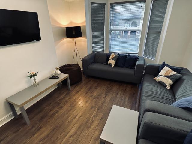 Room for rent in Northgate Village, Two Mills